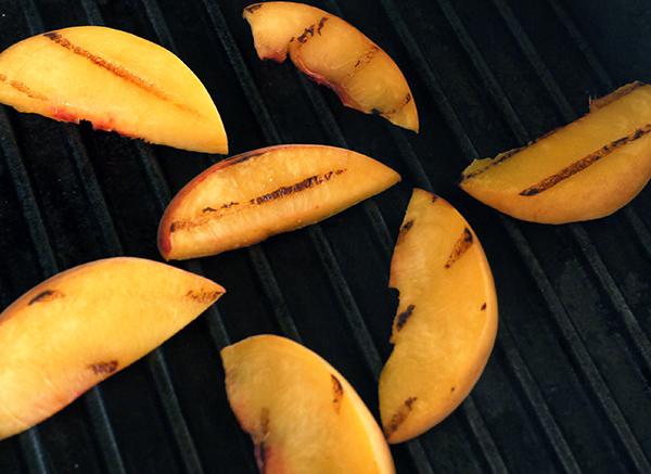 Sparkling Caramelized Peach Rum Punch // stirandstrain.com